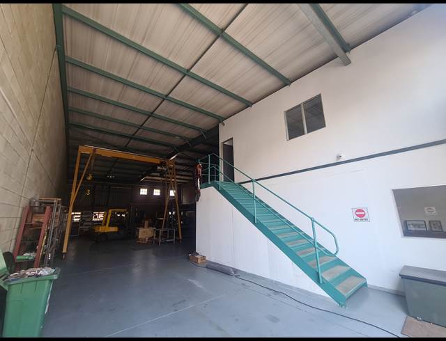 332M² WAREHOUSE TO LET IN LINBRO PARK