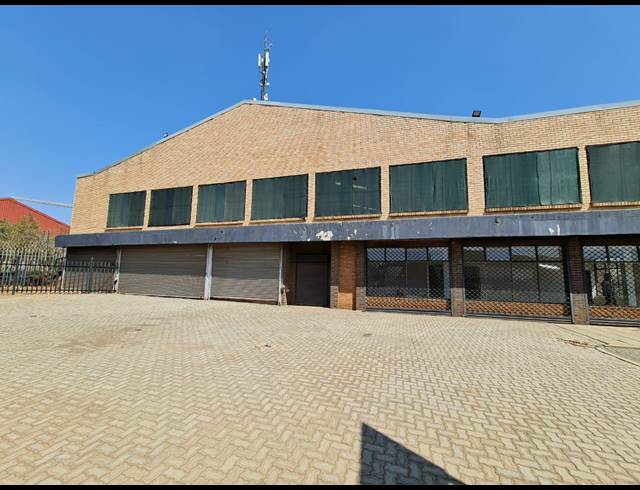 2,400M² WAREHOUSE RENTED IN ROODEKOP