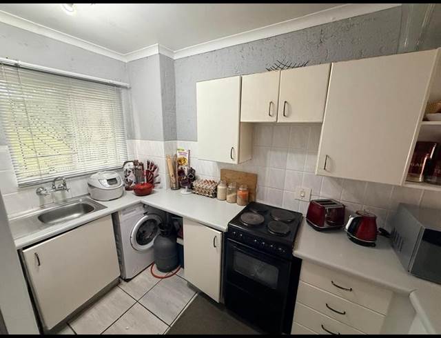 2 BEDROOM PROPERTY TO RENT IN GLEN MARAIS