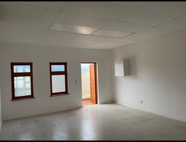 47M² RETAIL TO LET IN HOUT BAY CENTRAL