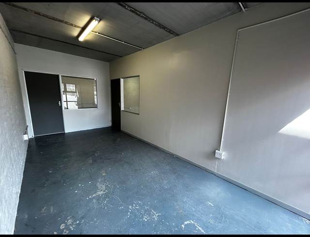 90M² WAREHOUSE TO LET IN EASTGATE