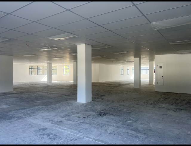 767M² OFFICE TO LET IN SANDHURST
