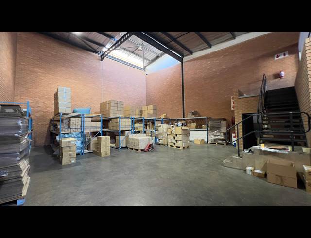 284.20M² WAREHOUSE TO LET IN DRIEHOEK