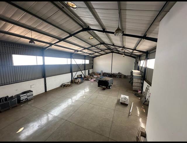 550M² WAREHOUSE TO LET IN MOREHILL