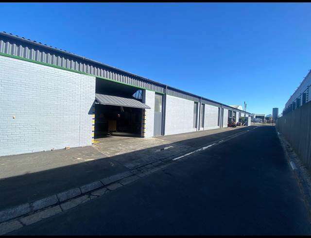 1,200M² WAREHOUSE TO LET IN EPPING INDUSTRIAL