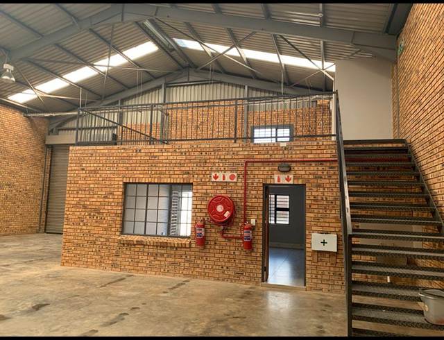 411M² WAREHOUSE TO LET IN STRIJDOMPARK