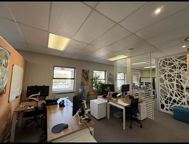 410M² OFFICE TO LET IN TOKAI