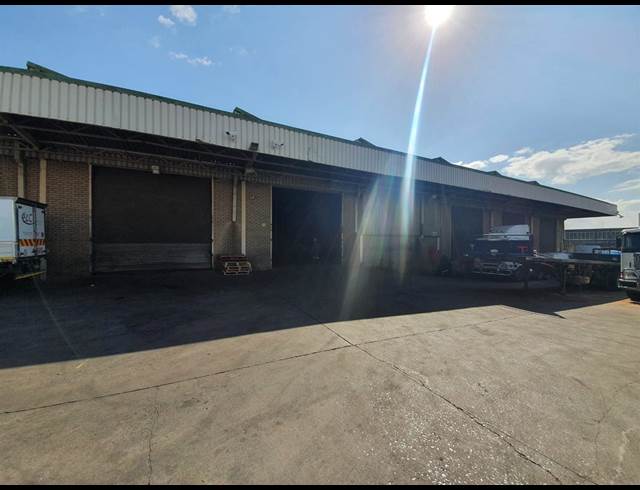 3,400M² WAREHOUSE TO LET IN SPARTAN