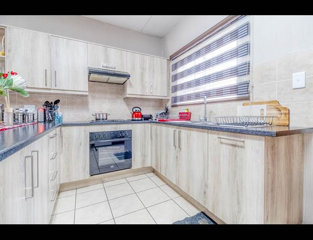 2 BEDROOM APARTMENT TO LET IN WILGEHEUWEL