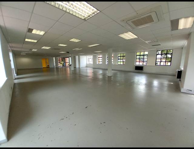 396M² OFFICE TO LET IN BRYANSTON