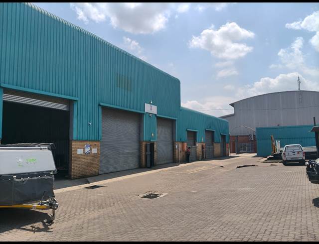 952M² WAREHOUSE TO LET IN HENNOPSPARK