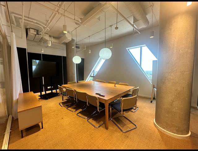 105M² SERVICED OFFICE TO LET IN ROSEBANK