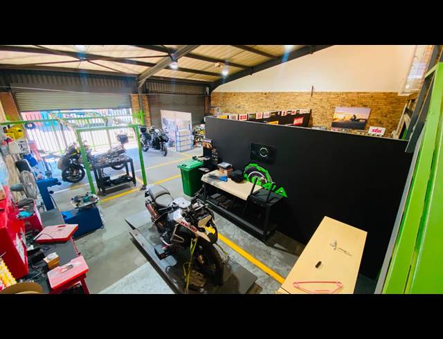 267M² WAREHOUSE TO LET IN HENNOPSPARK INDUSTRIAL