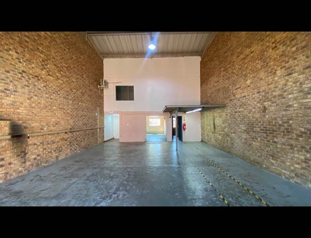 177M² WAREHOUSE TO LET IN HENNOPSPARK INDUSTRIAL