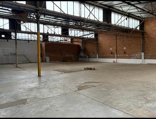 1,125M² WAREHOUSE TO LET IN TULISA PARK