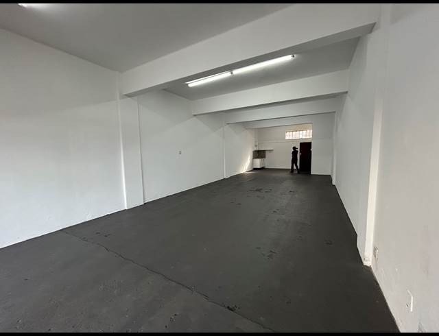 80M² RETAIL TO LET IN PAROW CENTRAL