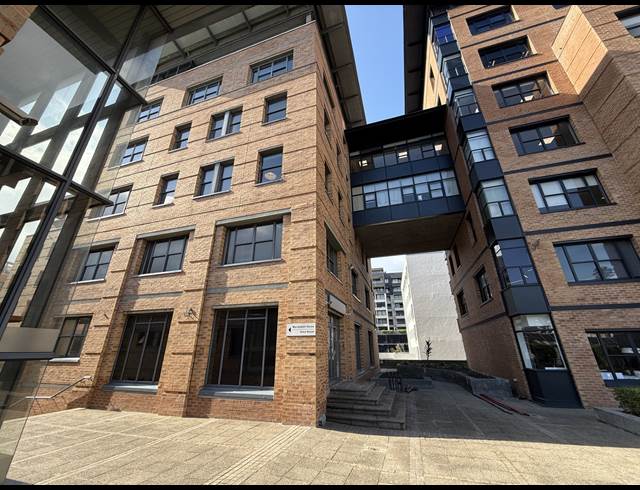 137M² OFFICE TO LET IN NEWLANDS