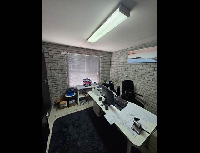 300M² WAREHOUSE TO LET IN BRACKENFELL CENTRAL