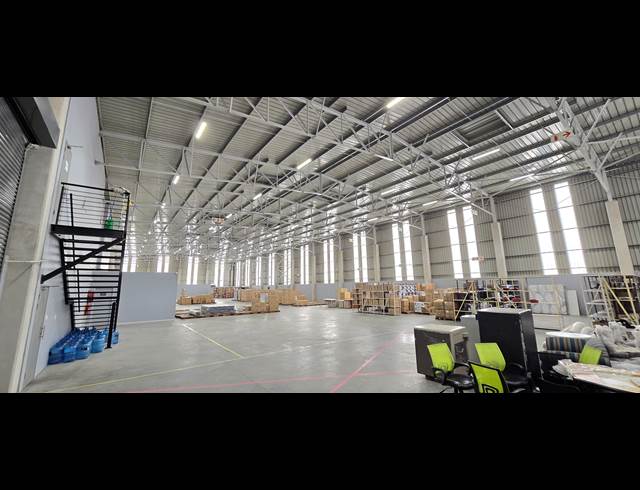 2,526M² WAREHOUSE TO LET IN STRIJDOMPARK