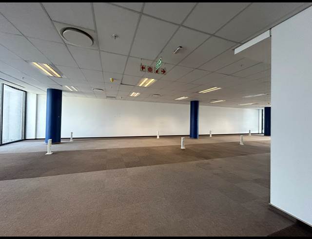 1,290M² OFFICE TO LET IN WATERFALL