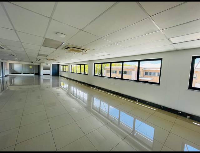 303M² OFFICE TO LET IN RANDJESPARK