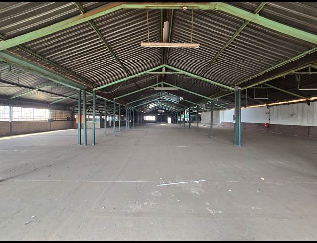 1,595M² WAREHOUSE TO LET IN ANDERBOLT