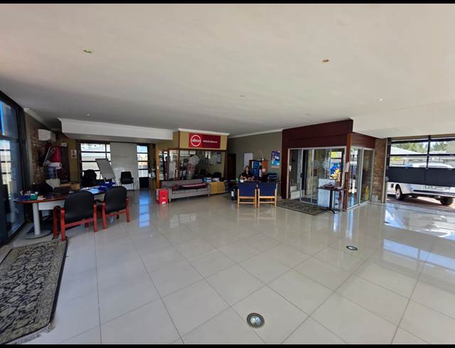 2,117M² BUILDING TO LET IN STRAND CENTRAL