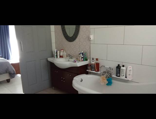 3 BEDROOM FREESTANDING TO LET IN FLAMWOOD