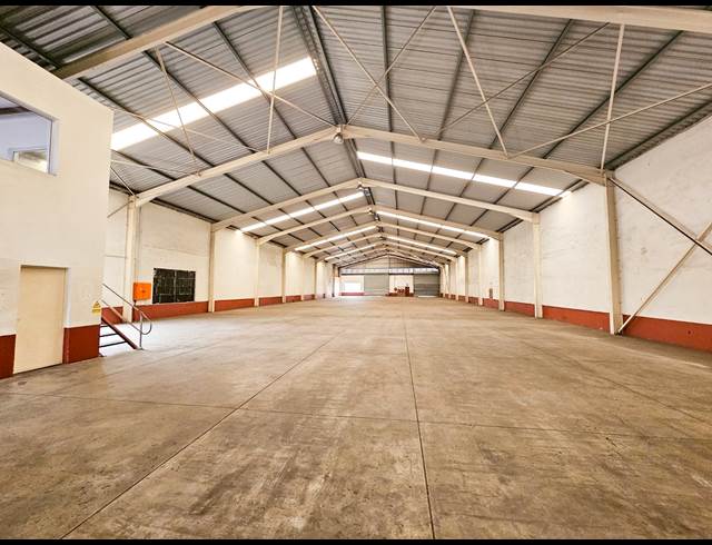 1,236M² WAREHOUSE TO LET IN CATO RIDGE