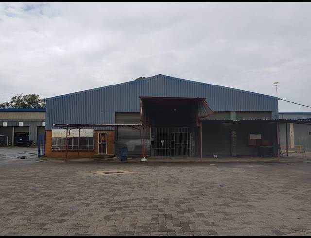 1,870M² WAREHOUSE RENTED IN AMALGAM