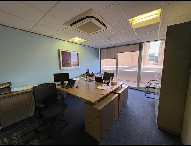 6,049.60M² OFFICE TO LET IN FORESHORE