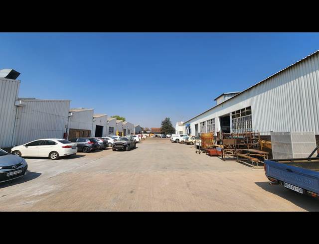 375M² WAREHOUSE TO LET IN ROSSLYN