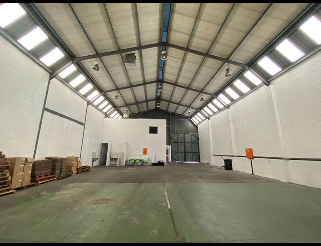 450M² WAREHOUSE TO LET IN PAROW INDUSTRIAL