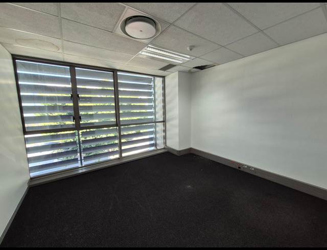 1,253M² OFFICE TO LET IN POMONA