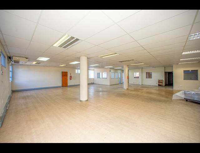 1,150M² WAREHOUSE TO LET IN WYNBERG