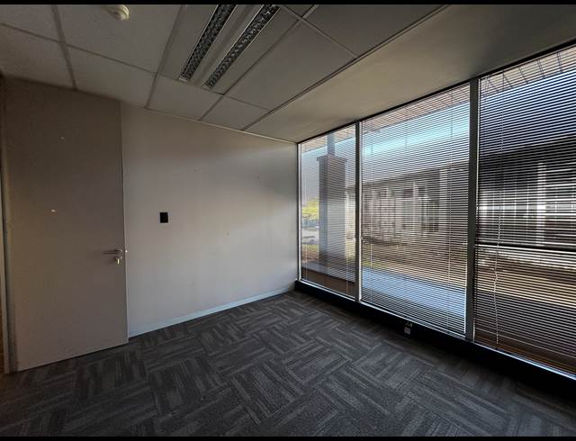 509.30M² OFFICE TO LET IN HIGHVELD