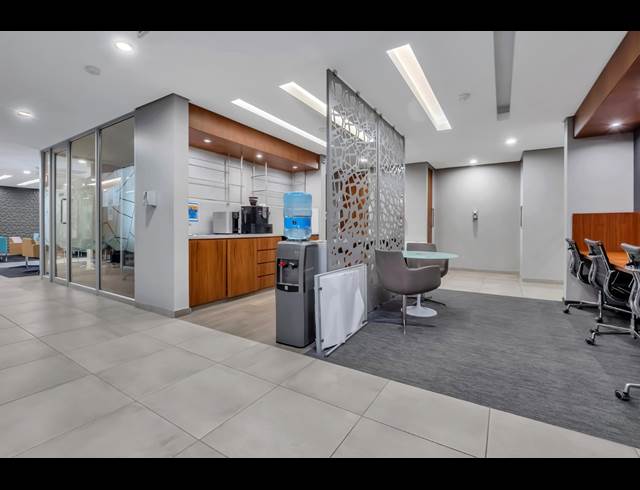 1,861M² OFFICE TO LET IN WOODMEAD