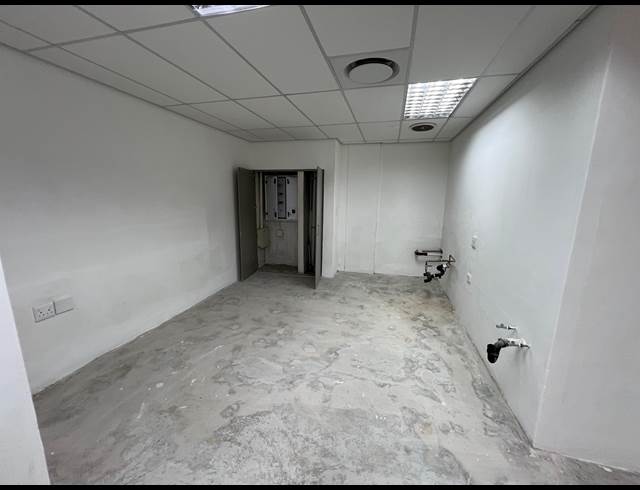 247M² OFFICE TO LET IN SUNNINGDALE