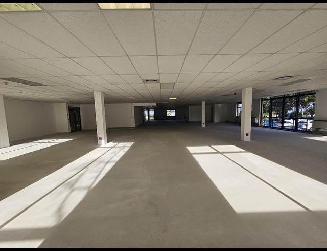 1,014M² OFFICE TO LET IN PLATTEKLOOF