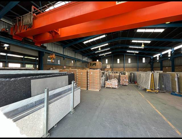 2,000M² WAREHOUSE TO LET IN GERMISTON SOUTH