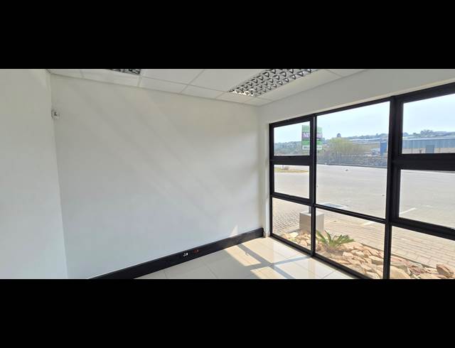 318M² WAREHOUSE TO LET IN NORTH RIDING