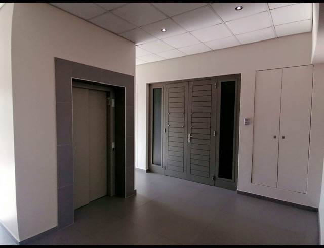 161M² OFFICE TO LET IN DURBANVILLE CENTRAL