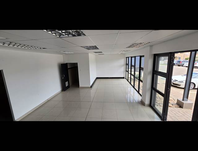 318M² WAREHOUSE TO LET IN NORTH RIDING