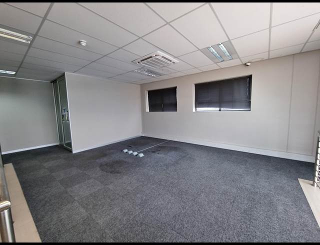 8,470M² WAREHOUSE TO LET IN LINBRO PARK
