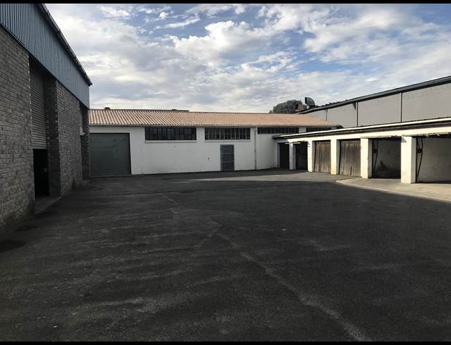 560M² FACTORY RENTED IN AIRPORT INDUSTRIA