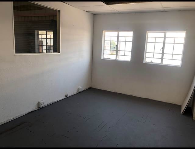 200M² WAREHOUSE TO LET IN JET PARK
