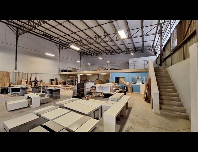 1,287M² WAREHOUSE TO LET IN LANSERIA