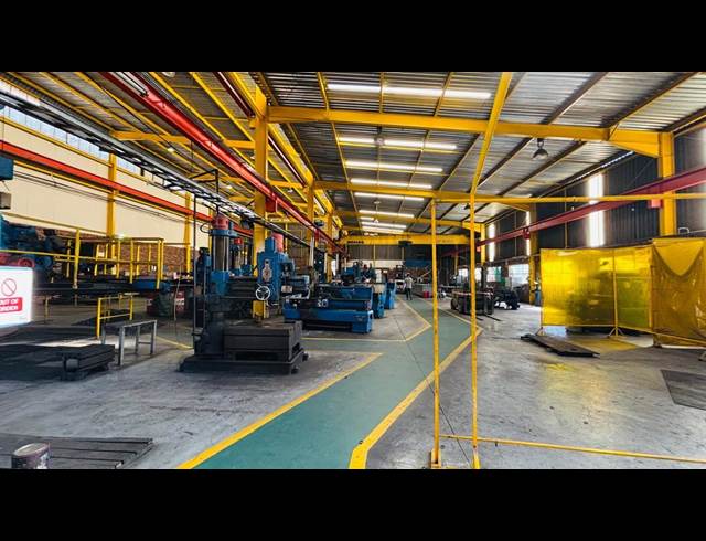 2,300M² WAREHOUSE TO LET IN ROBERTVILLE