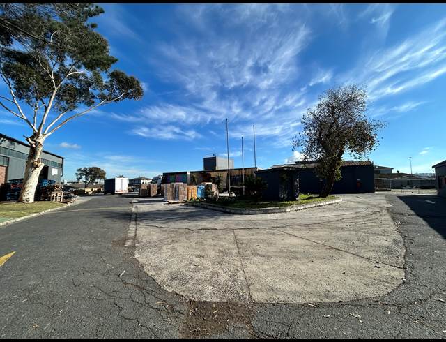 1,240M² WAREHOUSE TO LET IN PAROW INDUSTRIAL