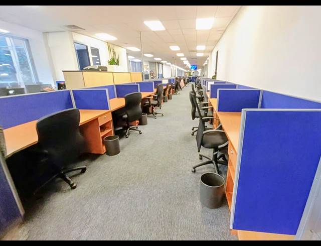 1,587M² OFFICE TO LET IN WOODSTOCK